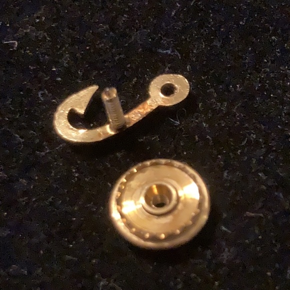 Fish hook tie pin - Picture 4 of 4